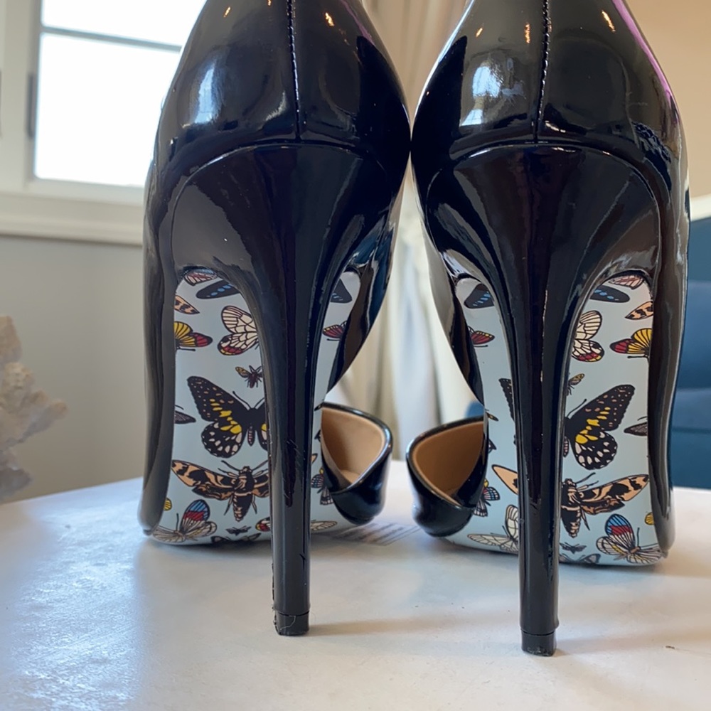 Taylor Says butterfly soul heels sz 9.5